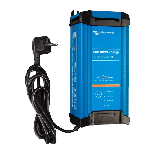 Victron Blue Smart IP22 12/20 (3) | Three outputs, precise charging